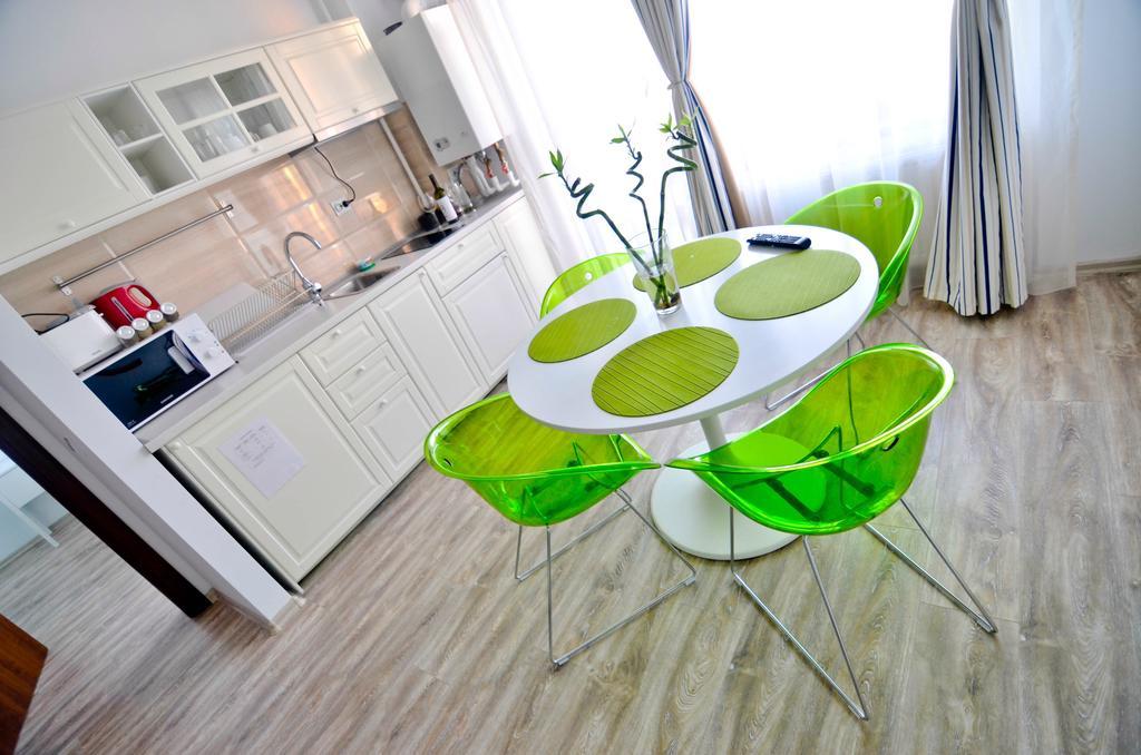 Summerland Happy Blue Apartments Mamaia Exterior photo