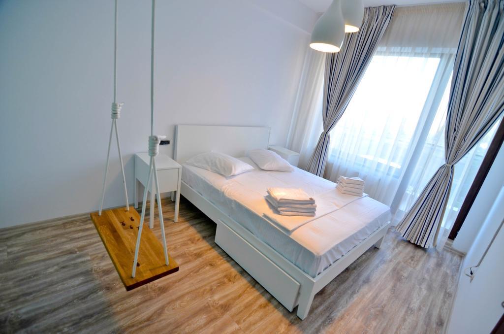Summerland Happy Blue Apartments Mamaia Exterior photo