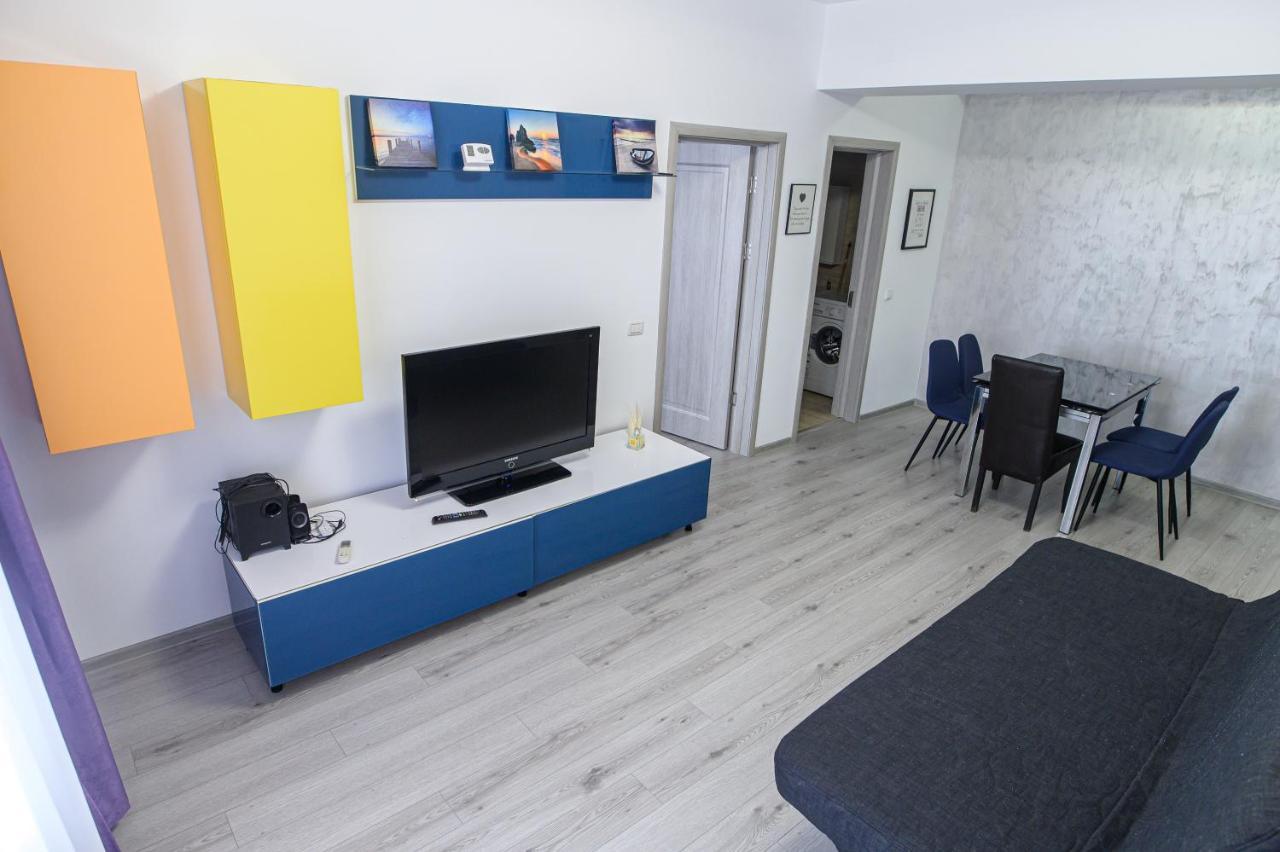 Summerland Happy Blue Apartments Mamaia Exterior photo