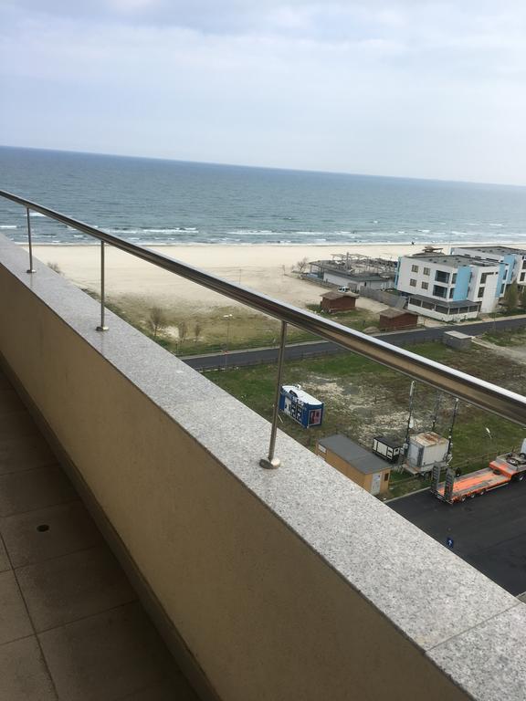 Summerland Happy Blue Apartments Mamaia Exterior photo