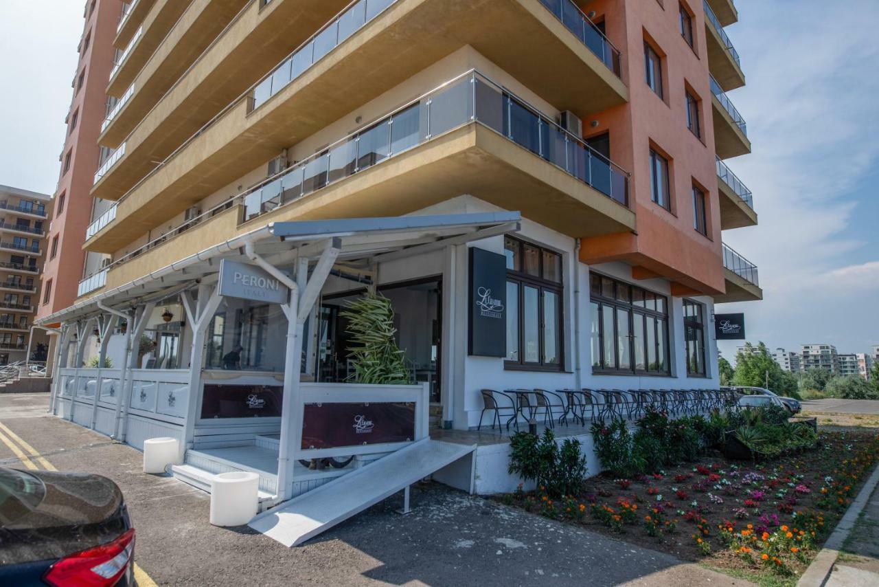 Summerland Happy Blue Apartments Mamaia Exterior photo