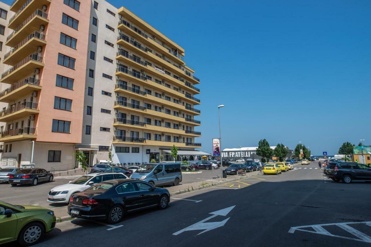 Summerland Happy Blue Apartments Mamaia Exterior photo
